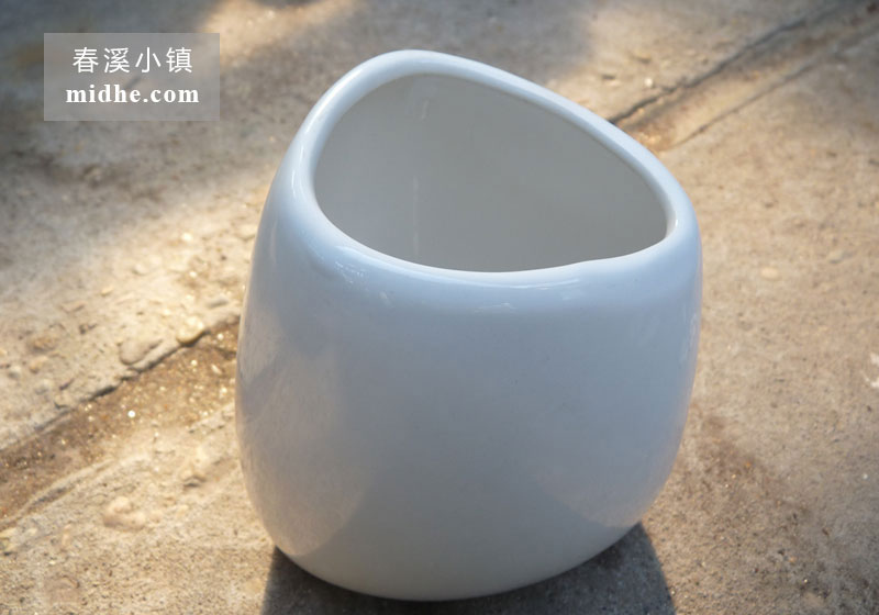 白釉水桶瓶-春溪小镇