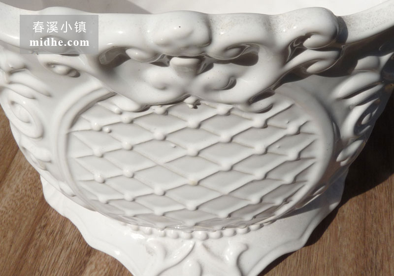 扁圆形陶瓷盆-春溪小镇