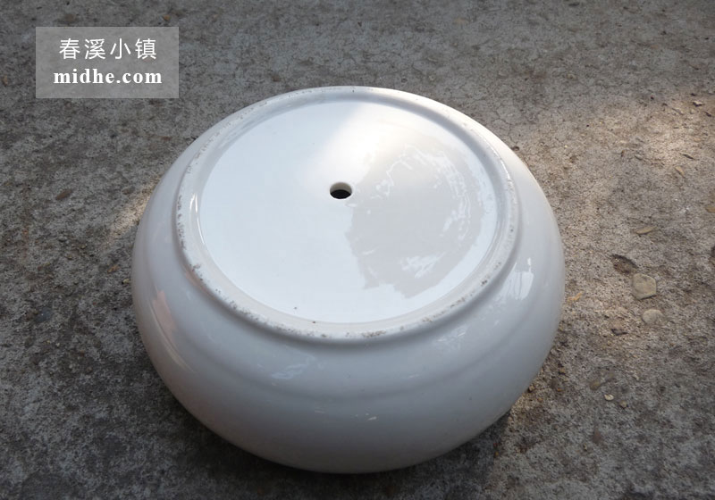 白釉浅底盆-春溪小镇